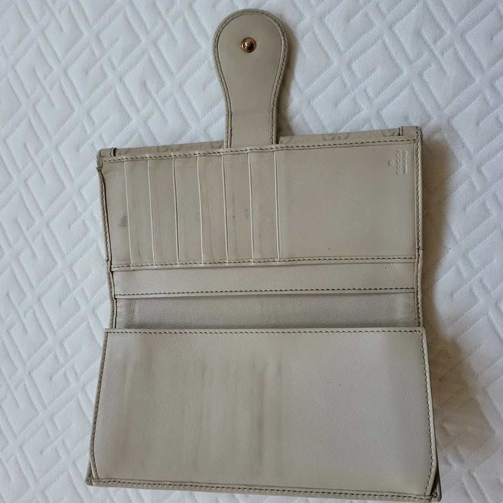 Gucci Beige GG Logo Stud Long Wallet